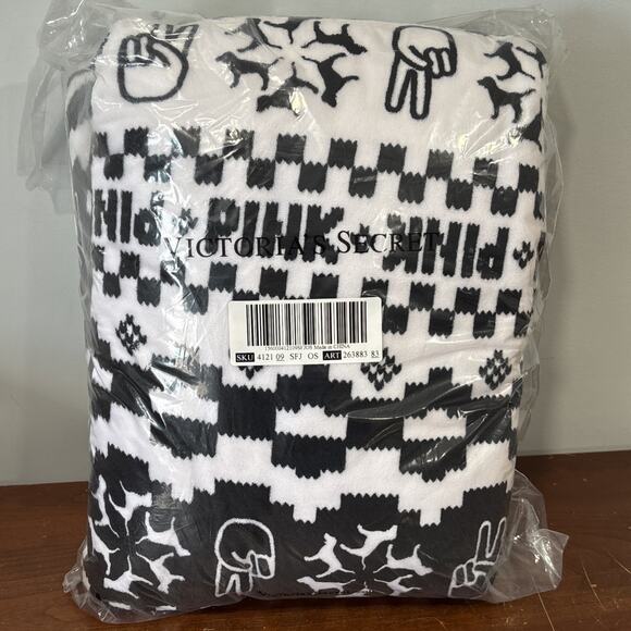 Victoria's Secret Other - Victoria's Secret PINK Sherpa Blanket Fair Isle Dog 50x 60 White Black Peace NEW
